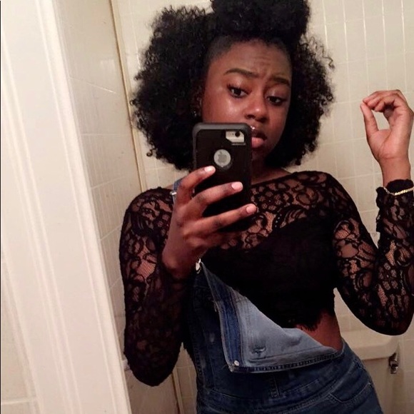 Lace Crop top - Picture 1 of 3